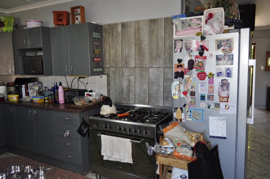 4 Bedroom Property for Sale in Noorsekloof Eastern Cape